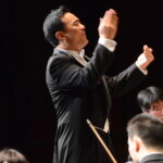 Jin Kim conducting