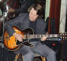 Gray Sargent, guitar